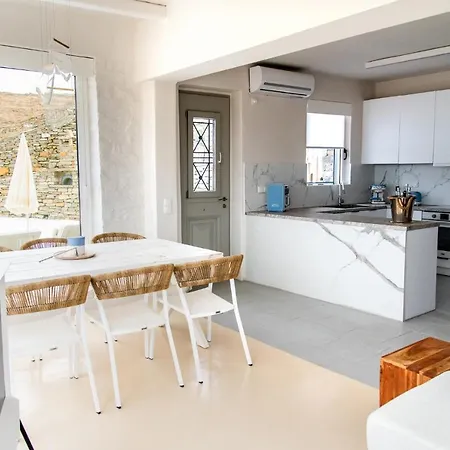 Luxurious Luna With A Swimming Pool And A Fantastic Sea And Sunset View וילה Ioulis