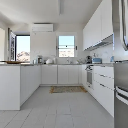 וילה Luxurious Luna With A Swimming Pool And A Fantastic Sea And Sunset View *