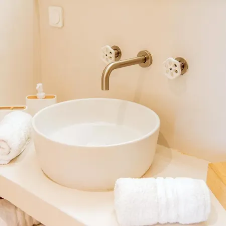 וילה Luxurious Luna With A Swimming Pool And A Fantastic Sea And Sunset View