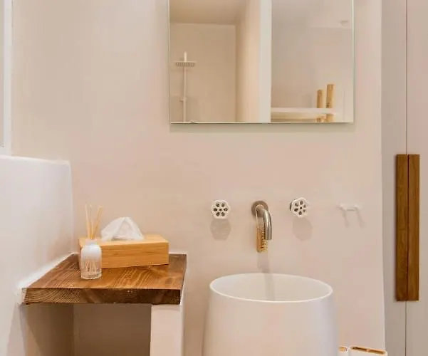 Luxurious Lune With A Swimming Pool And A Fantastic Sea And Sunset View Ioulis