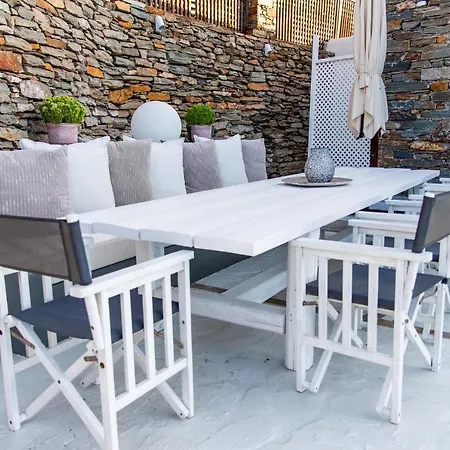 Luxurious Lune With A Swimming Pool And A Fantastic Sea And Sunset View *