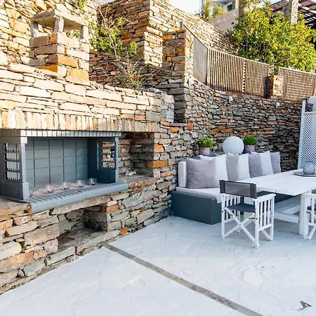 Luxurious Lune With A Swimming Pool And A Fantastic Sea And Sunset View